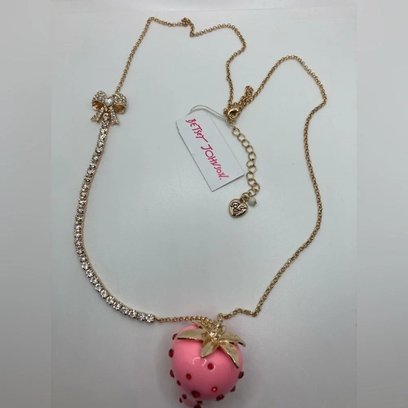 BETSEY JOHNSON Enamel Pink Strawberry Necklace with Red Crystal Seeds NEW NWT - Picture 6 of 13